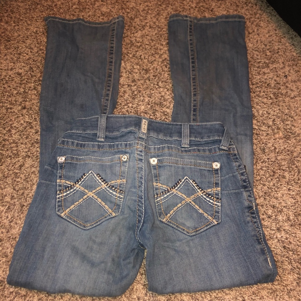 light wash ariat jeans!
